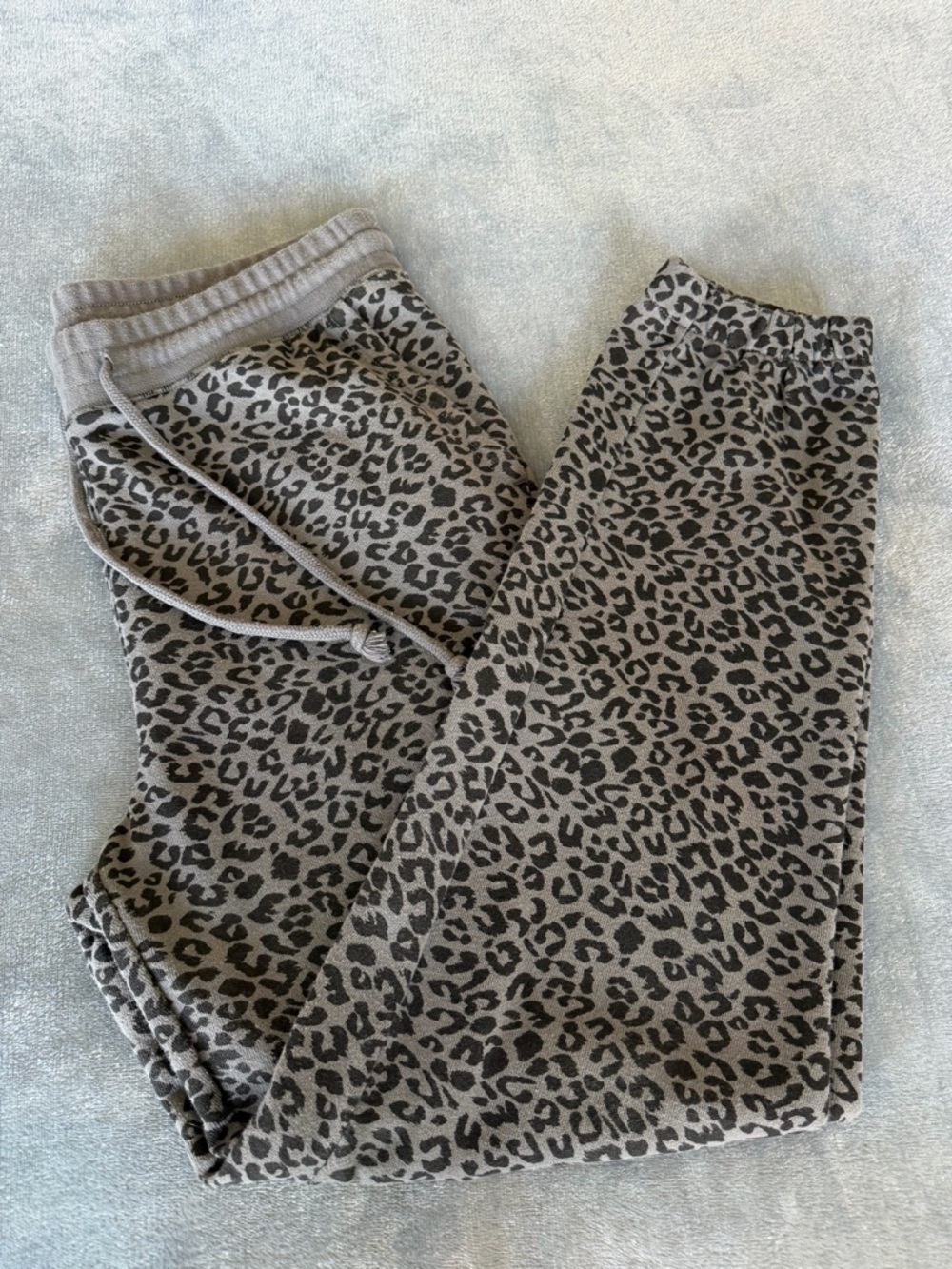 Rails Marcie Cheetah Print Grey Cotton Blend
Sweatshirt and Jogger Set Size M - Picture 13 of 17
